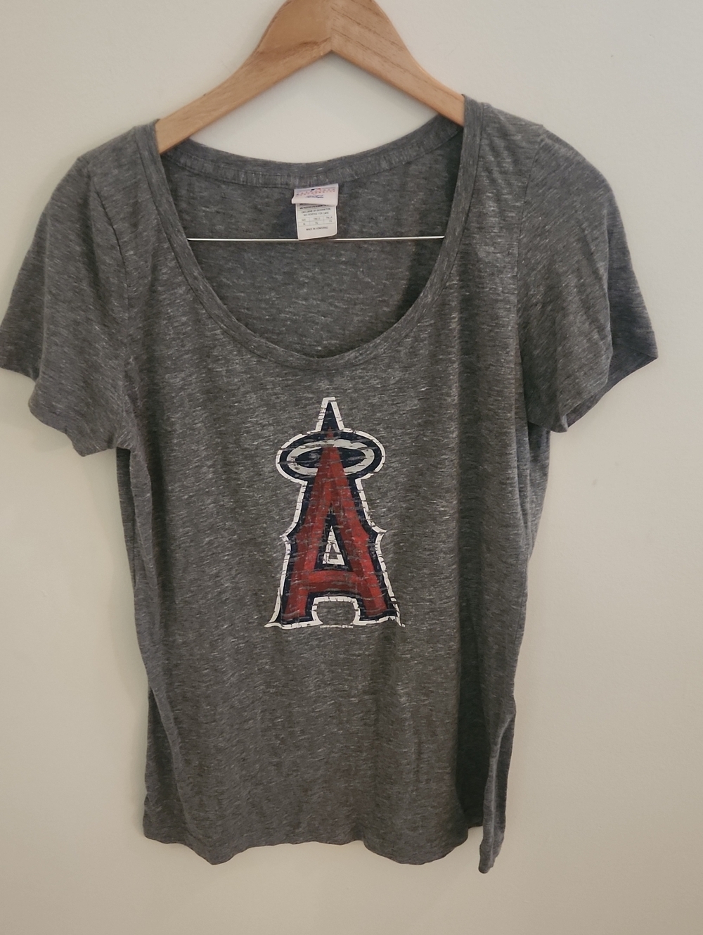 Genuine Merchandise Los Angeles Angels Baseball Grey Graphic Tee XL Heather Grey